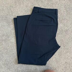 LULULEMON ABC Classic-Fit Trouser 32"L
*Warpstreme waist size 36 Navy
